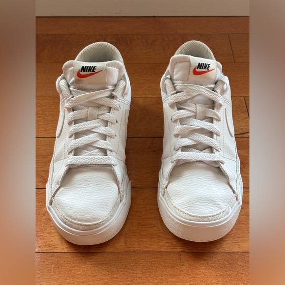 Nike Women’s Court Legacy size 7.5 - Picture 2 of 3